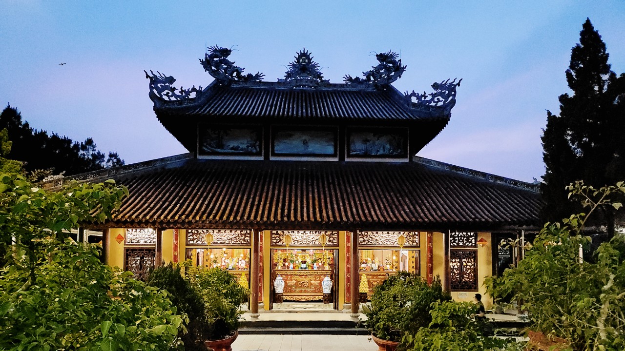 toàn cảnh Chùa Quang Minh (Tp. Huế)